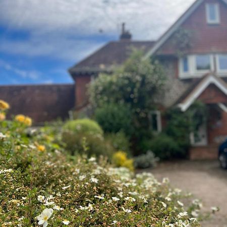 Stonehenge Hostel - Yha Affliated Cholderton Bagian luar foto