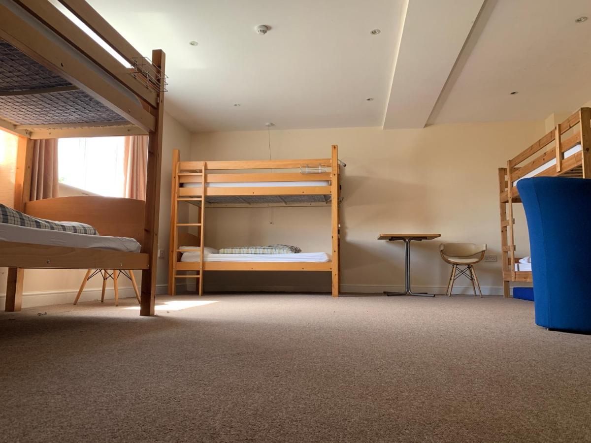 Stonehenge Hostel - Yha Affliated Cholderton Bagian luar foto