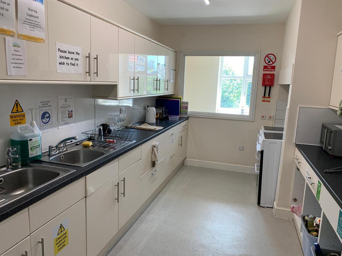 Stonehenge Hostel - Yha Affliated Cholderton Bagian luar foto