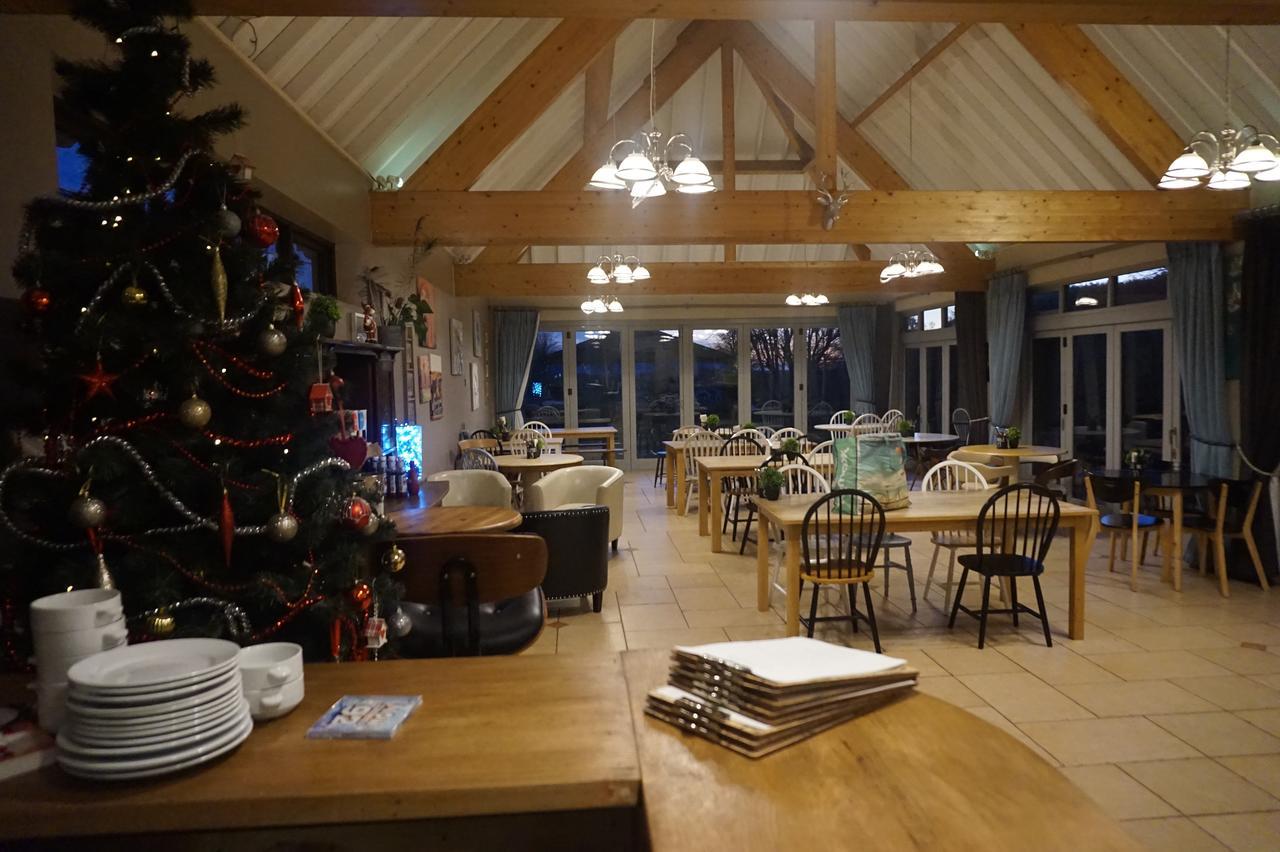 Stonehenge Hostel - Yha Affliated Cholderton Bagian luar foto